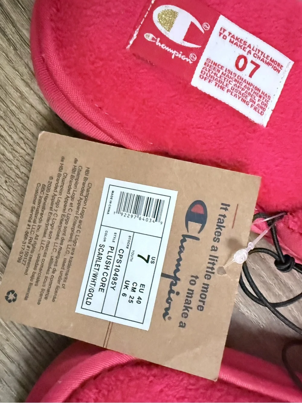 Champion Scarlet Red Plush Cozy Slide Slippers Logo Cushioned NWT Youth 7